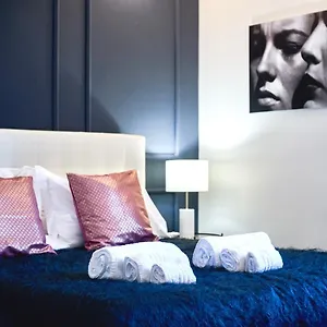s-a-r-o-n-a-design-apartment-next-to-the-museum.it-lombardy.com/