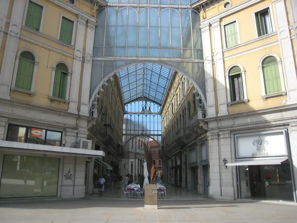 Le Maschere Mestre